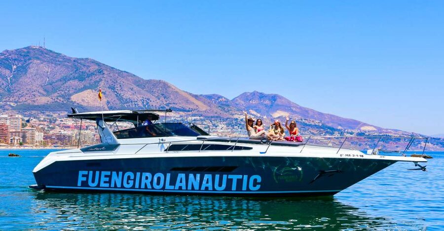 Fuengirola: Dolphin Watching by Yacht with Snacks and Drinks - Coastal views from Calaburras Lighthouse to Torrequebrada Beach
