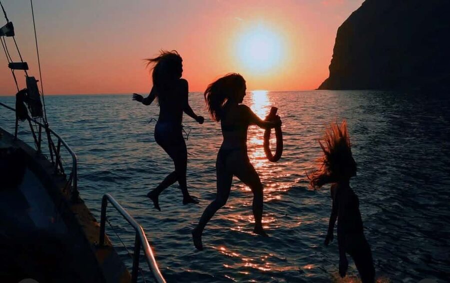 Funchal: Sunset Tour on Traditional Madeiran Boat w/ Drinks - What Makes This Cruise Worth Your Evening