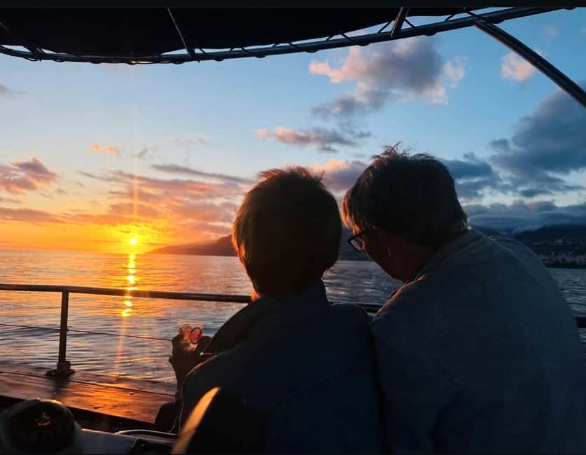 Funchal: Sunset Tour on Traditional Madeiran Boat w/ Drinks - Sunset, Music, and the Open Bar