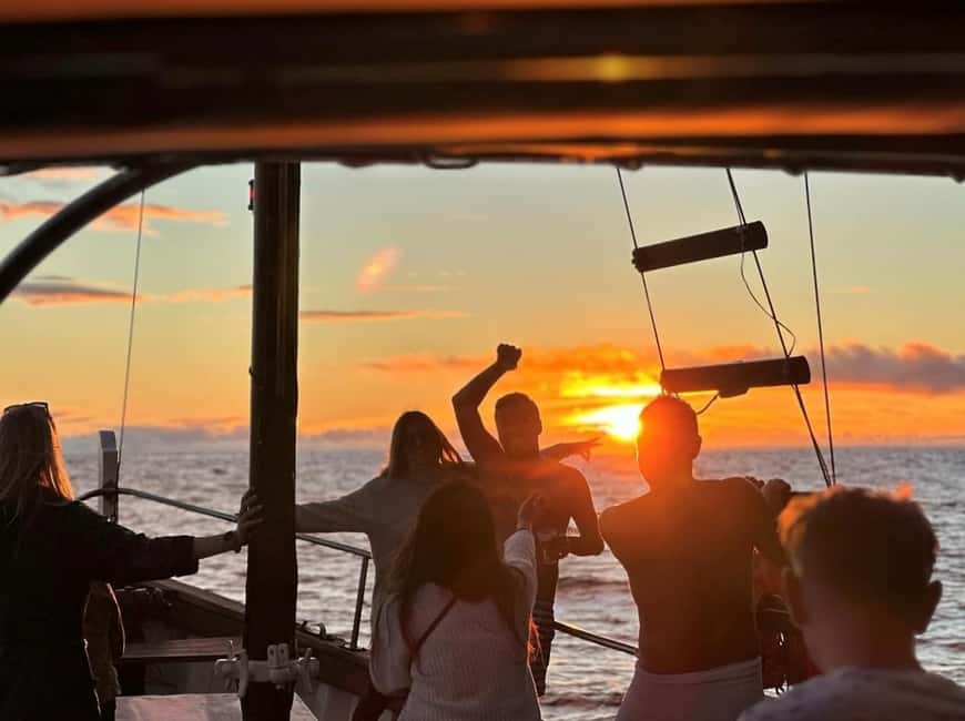 Funchal: Sunset Tour on Traditional Madeiran Boat w/ Drinks - Who Will Enjoy This Most?