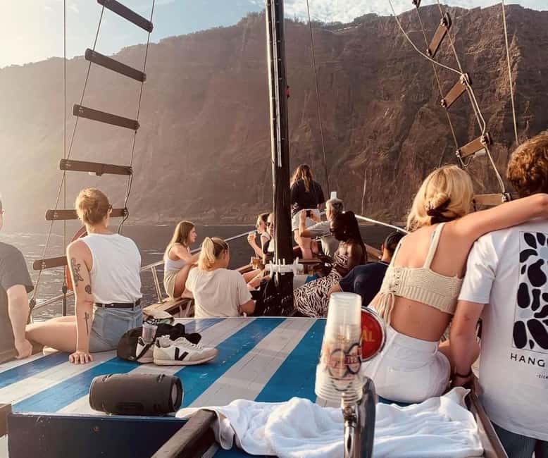 Funchal: Sunset Tour on Traditional Madeiran Boat w/ Drinks - The Dragão Makes the Difference