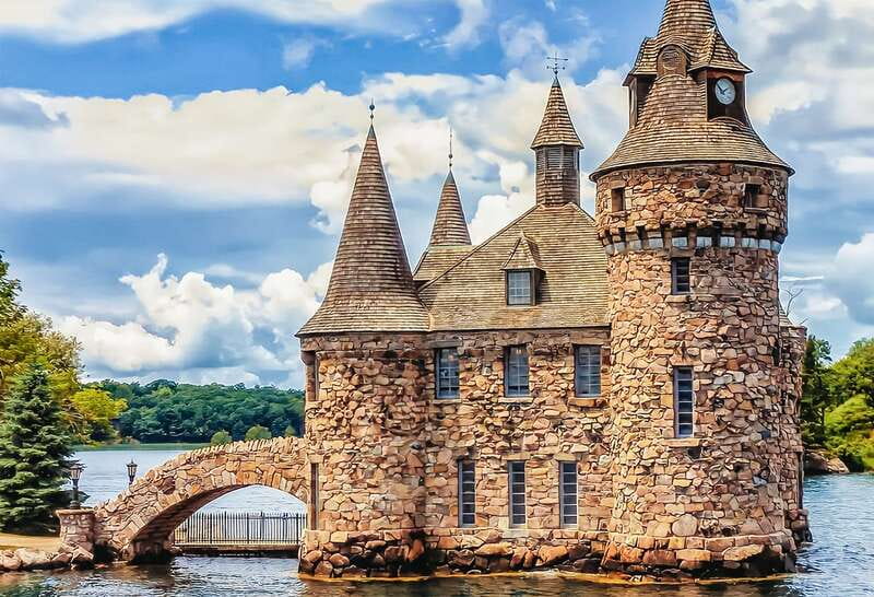 Gananoque: 1000 Islands Cruise & Optional Boldt Castle Entry - Along the route: Millionaire’s Row, Zavikon Islands, and the Seaway
