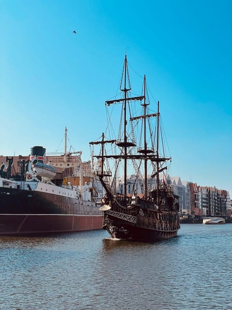 Gdansk: Guided Round-Trip Cruise to Westerplatte - From Długie Pobrzeże to the open river
