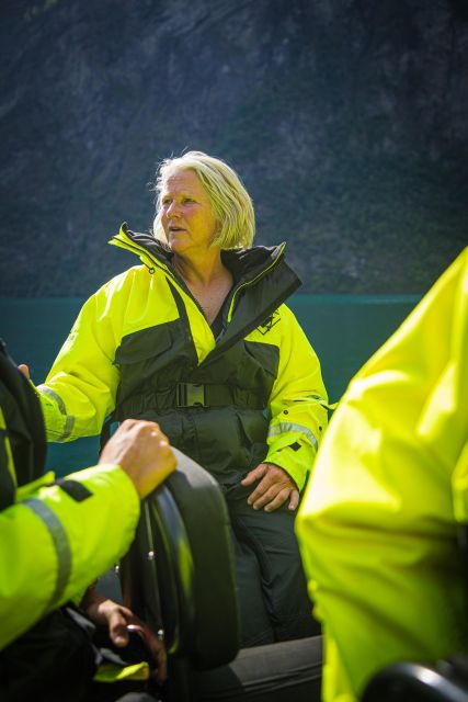 Geiranger: Guided Geirangerfjord Boat Tour - Racing out into the fjord