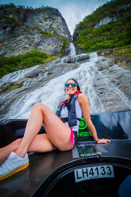 Geiranger: Guided Geirangerfjord Boat Tour - Friaren, Brudesløret, and the fjords legends