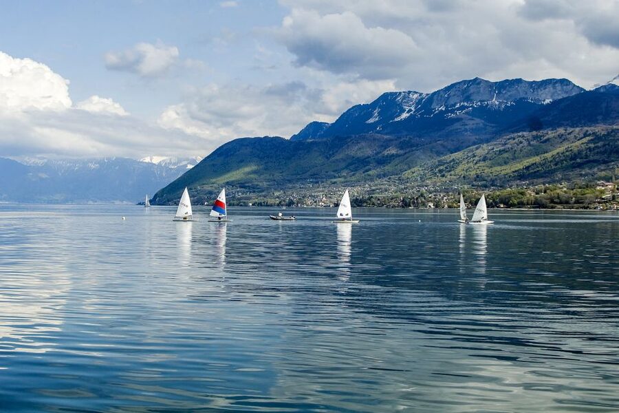 Geneva: 50-Minute Lake Geneva Cruise - How the CGN Tours app affects the experience