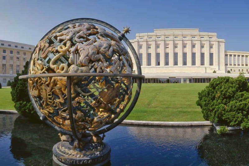 Geneva: Guided City Tour and Boat Cruise - Old Town by mini train or on foot
