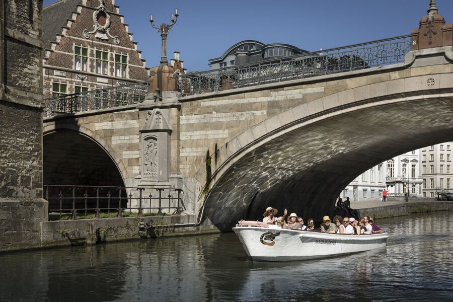 Ghent: 40-Minute Historical Boat Tour of City Center - Graslei and the canal-side facades