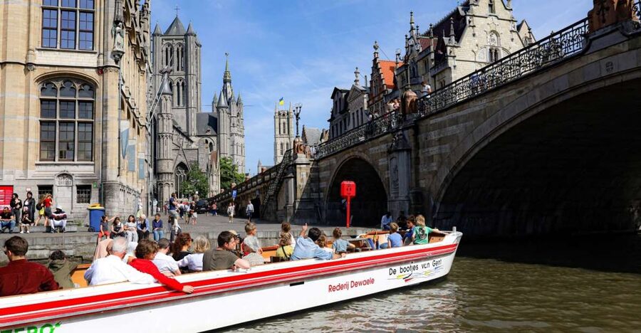 Ghent: 40 Minute Medieval Center Guided Boat Tour - Finding the green boathouse at the medieval harbor