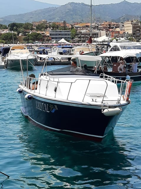 Giardini Naxos: Taormina & Isola Cruise Bella with Aperitif - Who will enjoy this cruise most?