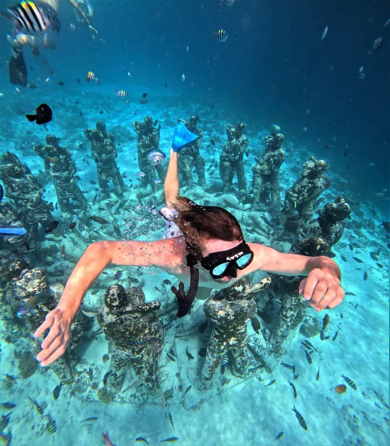 Gili Islands: Private or Shared Snorkeling Boat Trip - Guides, safety, and help in the water
