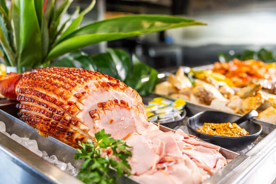 Gold Coast: Sightseeing Cruise with Buffet Lunch - Service, Cleanliness, and the Pace of Lunch