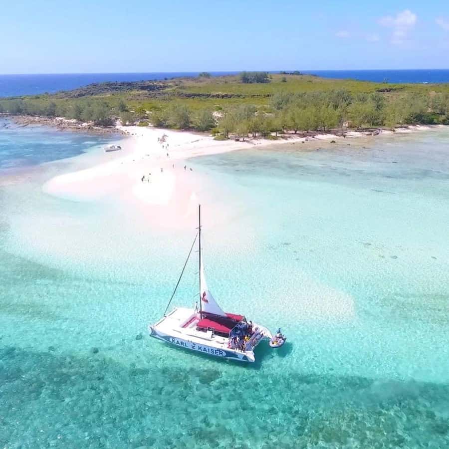 Grand Baie: Catamaran 3 Islands Cruise & Lunch on the Island - Who will enjoy this northern islands cruise?