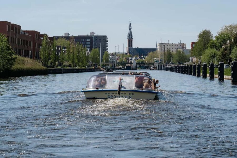 Groningen: City Canal Cruise - Comfort in cold and wet weather