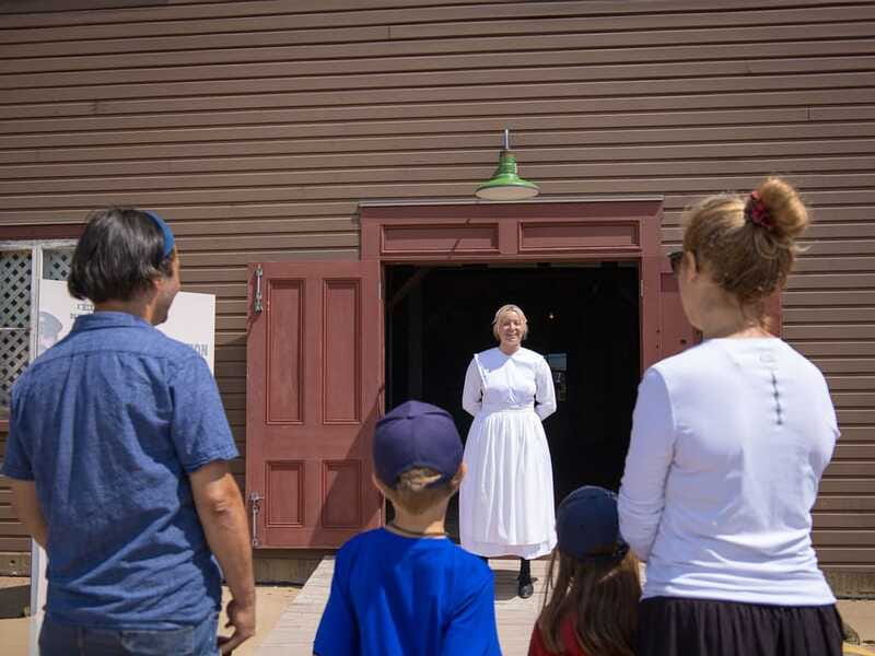 Grosse-Île: Irish Immigrant Memorial Cruise & Tour - Following the immigrant route on Grosse-Île