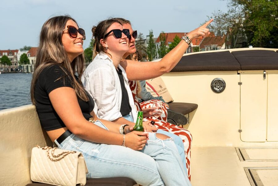 Haarlem: Guided Highlights Canal Cruise on Open Boat - Why the electric boat changes the ride