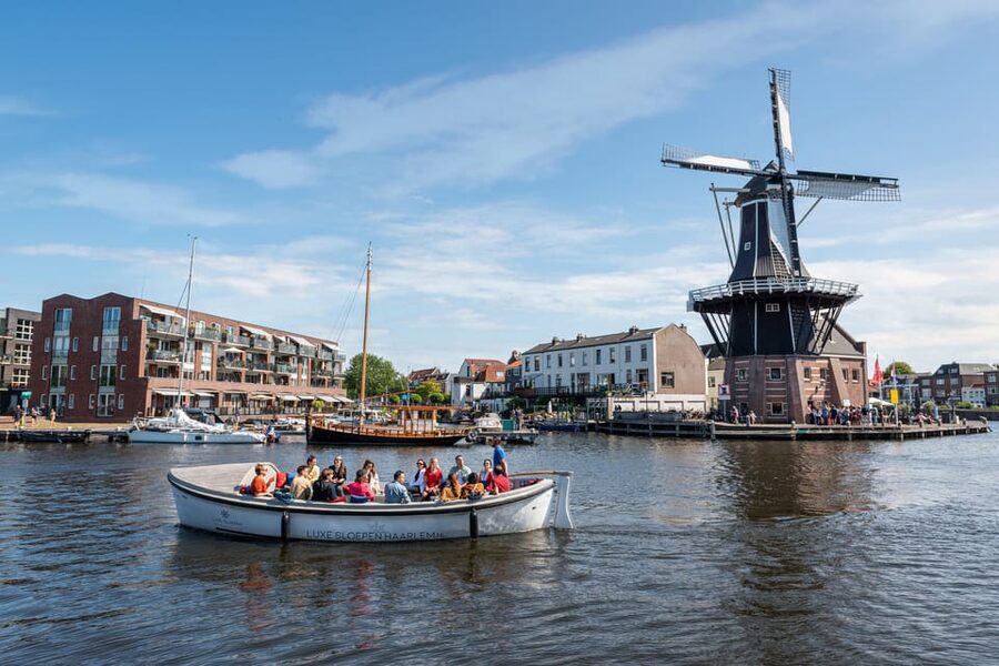 Haarlem: Guided Highlights Canal Cruise on Open Boat - What $20 buys you in Haarlem