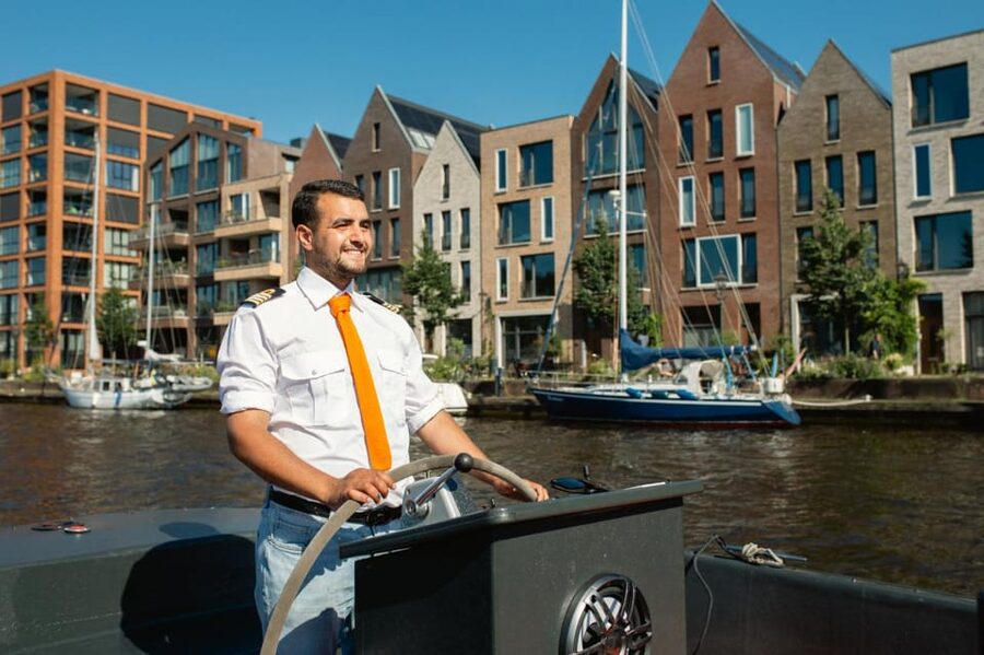 Haarlem: Sightseeing Boat Tour with Snacks and Drinks - Jopenkerk, City Hall, and Haarlem’s cultural side