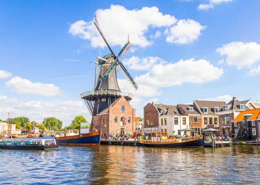 Haarlem: Sightseeing Canal Cruise through the City Center - Why Haarlem’s canals are worth 50 minutes