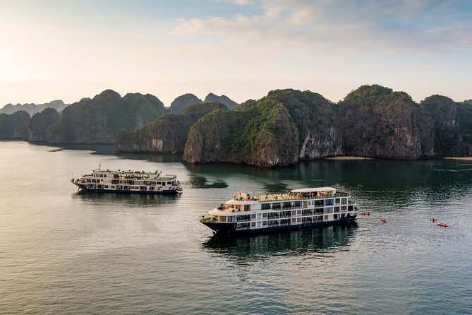 Halong Bay Cruise 2 days 1 night from Hanoi included transfer - Your first hours among the limestone islands