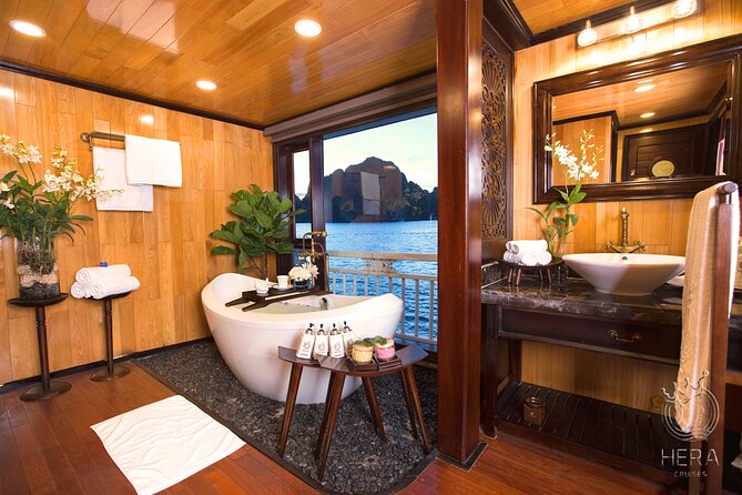 Halong Bay - Hera Cruise - All Inclusive Multi Days Tour - Day one: getting onto the bay