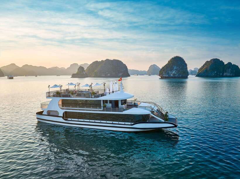 Halong Bay: Luxury Day Cruise with Buffet, Kayak, Swim - Inside Surprising Cave