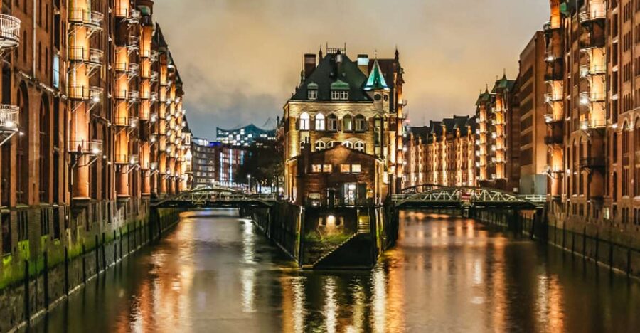 Hamburg: 1.5h Grand Harbor Evening Lights Cruise - Key points to know before booking