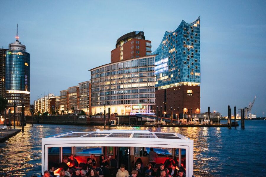 Hamburg: 1-Hour Evening Harbor Lights Cruise - What this one-hour Hamburg cruise really offers