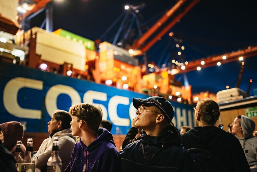 Hamburg: 1-Hour Evening Harbor Lights Cruise - HafenCity and the glowing Elbphilharmonie