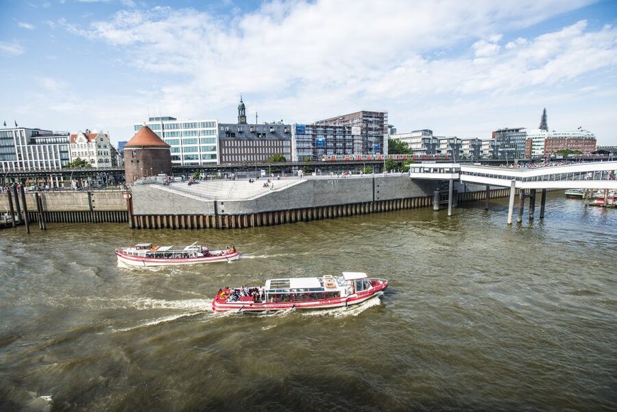 Hamburg: 2-Hour Harbor Cruise - Why a harbor cruise is essential in Hamburg