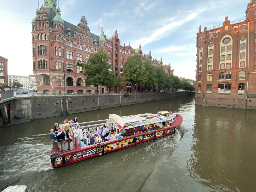 Hamburg: 2-Hour Harbor Cruise - Starting at Landungsbrücken and entering the harbor