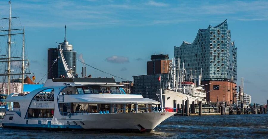 Hamburg: 2-Hour Sightseeing Cruise to Blankenese - Key things to know before boarding