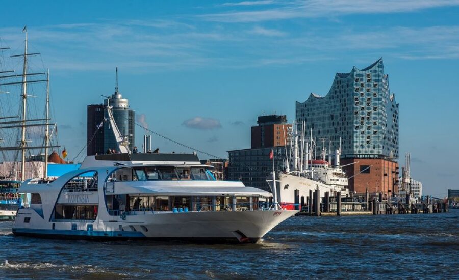 Hamburg: 2-Hour Sightseeing Cruise to Blankenese - Parkhafen, Waltershofer Hafen, and the working port