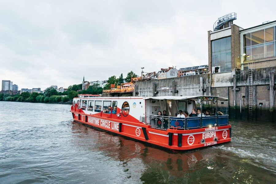 Hamburg: 90-Minute Evening Lights Harbor Cruise - What the 90 minutes feel like