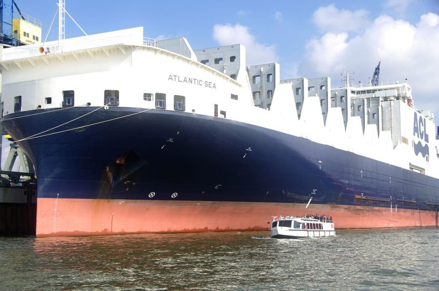 Hamburg: Harbor Cruise - HafenCity and the Elbphilharmonie