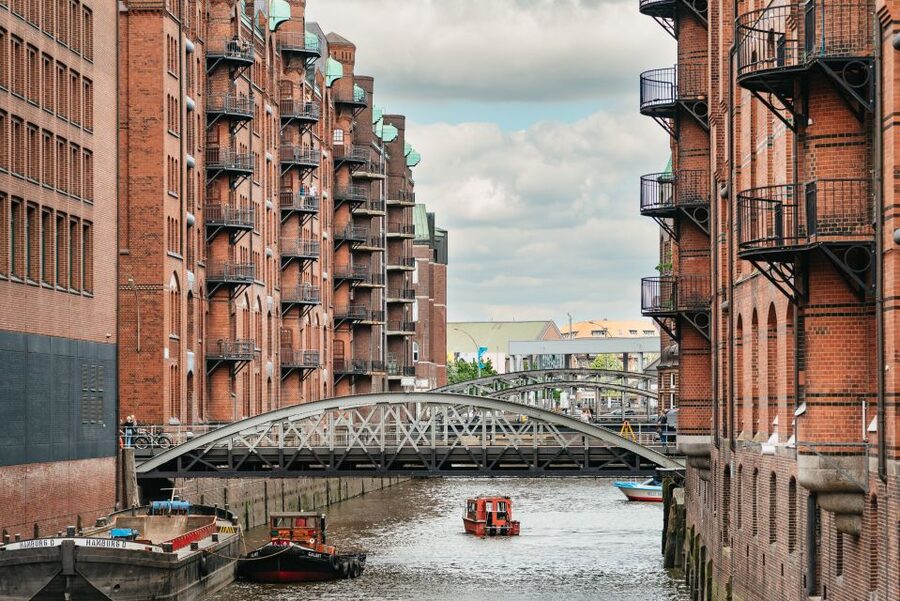 Hamburg: Hop-On Hop-Off Bus with Harbor Cruise - How to use your one day well