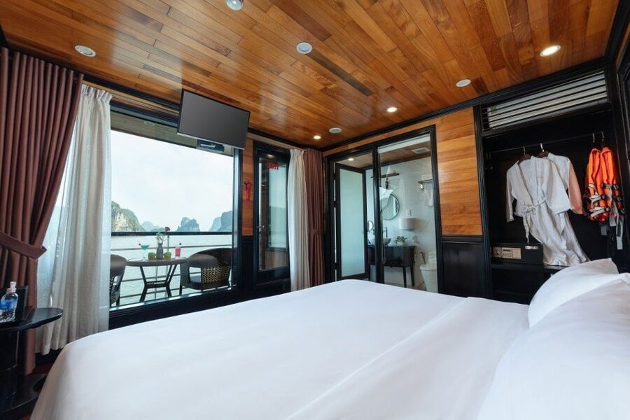 Hanoi: 3-Day Ninh Binh, Ha Long, & Lan Ha Bay 5-Star Cruise - Trang An by wooden boat