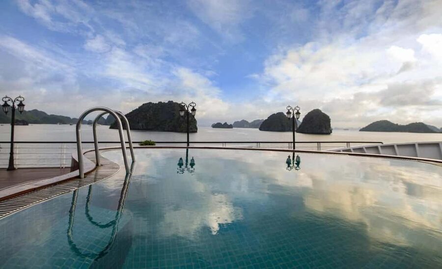 Hanoi: Aspira 5★ Overnight Cruise w/ Balcony & Free Transfer - Food, service, and the value of the package