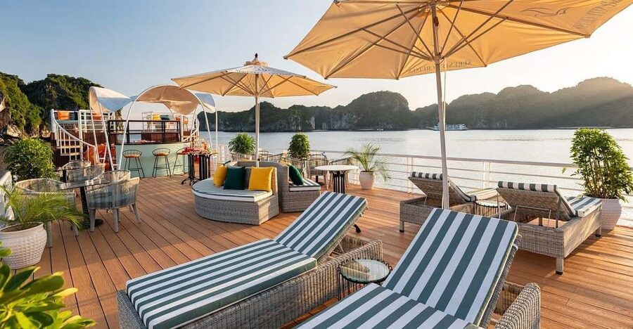 Hanoi: Cat Ba Island & Lan Ha Bay Day Trip Cruise with Lunch - Cai Beo fishing village and the first cruise