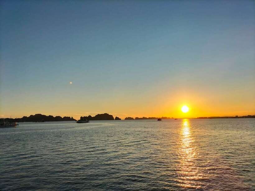 Hanoi: Ha Long Bay Day Cruise - Swimming, Meal, Kayaking - Titop Island, beach time, or a steep climb