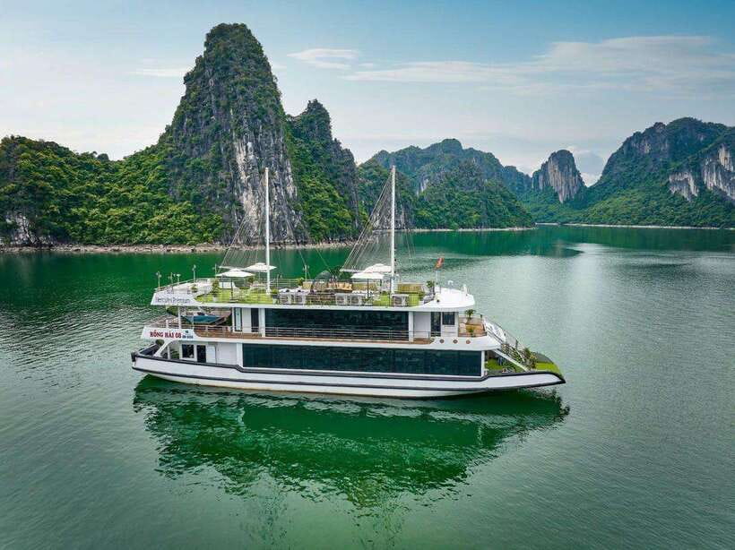 Hanoi: Ha Long Bay Day Trip - Luxury Cruise & Buffet Lunch - Arriving at Tuan Chau Port