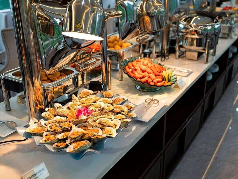 Hanoi: Ha Long Bay Day Trip - Luxury Cruise & Buffet Lunch - Leaving Hanoi in a limousine