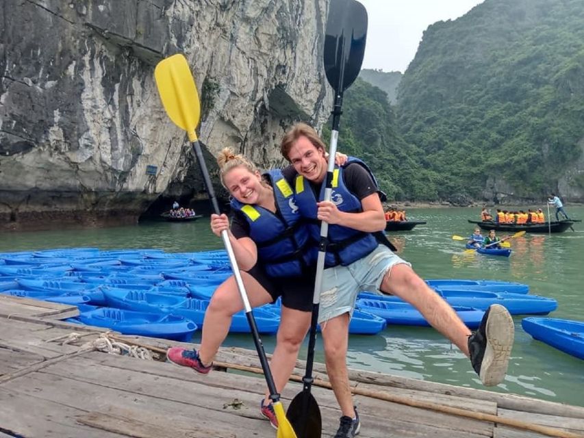 Hanoi: Islands & Caves Ha Long Cruise with Lunch & Kayaking - Seafood lunch with the islands outside