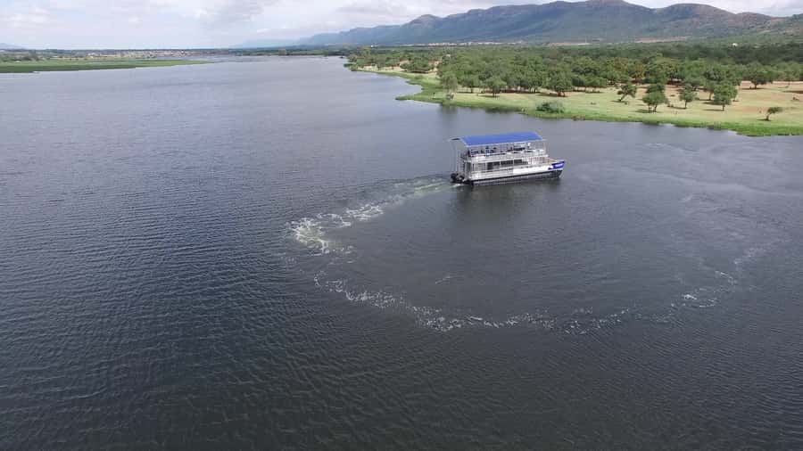 Hartbeespoort: 2-Hour Dam Cruise with South African Food - Arriving through Kommando Nek Nature Reserve