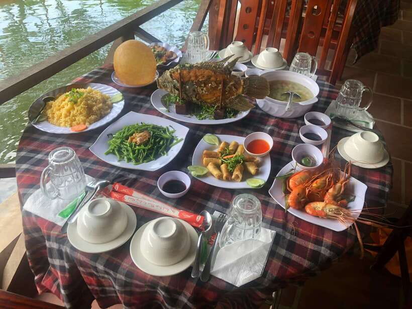 HCM: Mekong Delta Islands Boat & Tuk-Tuk Tour with Tastings - Honey tea, village roads, and coconut candy