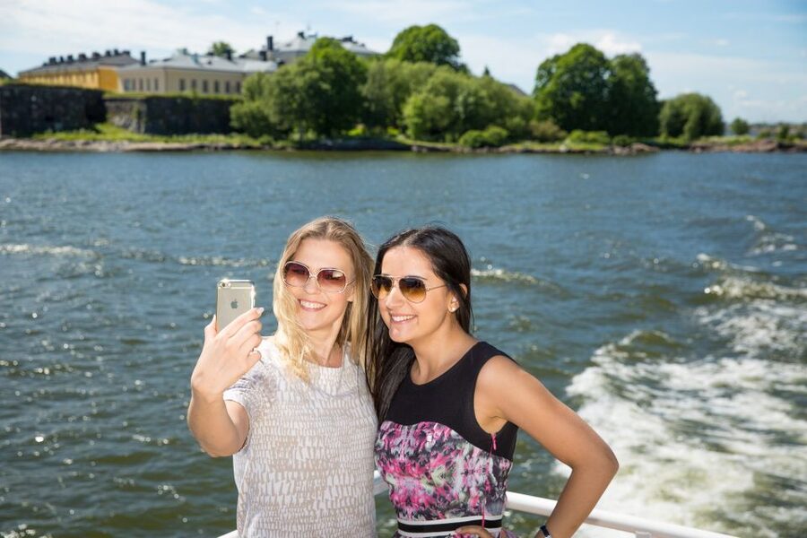Helsinki: City Highlights 1.5-Hour Archipelago Cruise - Why a boat is a smart way to see Helsinki