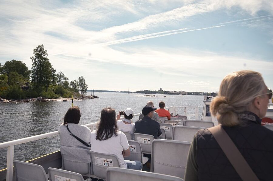 Helsinki: City Highlights 1.5-Hour Archipelago Cruise - How the commentary affects the experience