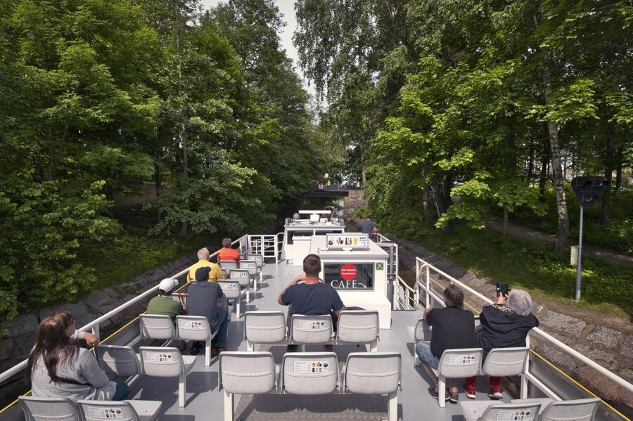 Helsinki: Sightseeing Canal Cruise with Audio Commentary - Vartiosaari and Tammisalo show Helsinki’s quieter side