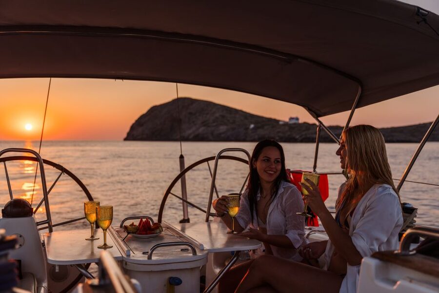 Heraklion: Dia Island Sailing Cruise with Snorkeling - Meeting point, transfers, and what to bring