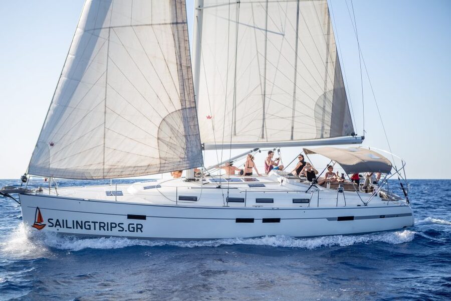 Heraklion: Sailboat Cruise to Dia Island with Drinks & Lunch - Lunch, Wine, and a Second Swim